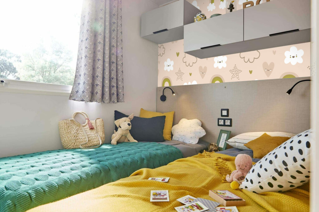 tapisserie rapositionnable nuage enfantin sur mesure mobil home - beige