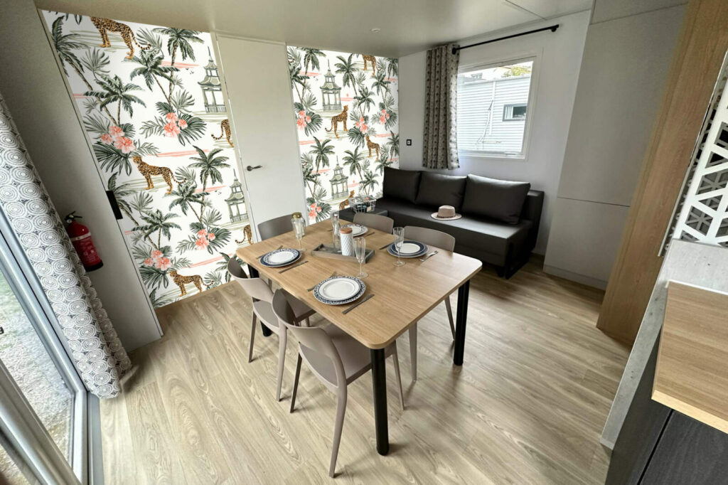 papier peint design motif jungle tropical pas cher mobil home - vert rose