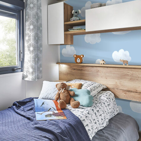 papier peint à encoller enfantin pas cher nuages mobil home chambre bleu