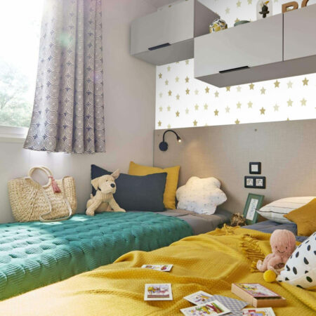 papier peint pré encollé motif étoile décoration sur mesure pas cher - chambre mobil home - beige