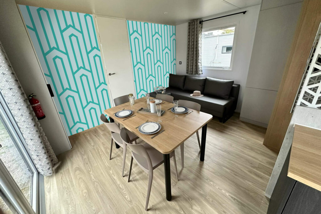 papier peint repositionnable motif géométrique à encoller abordable salle à manger mobil home