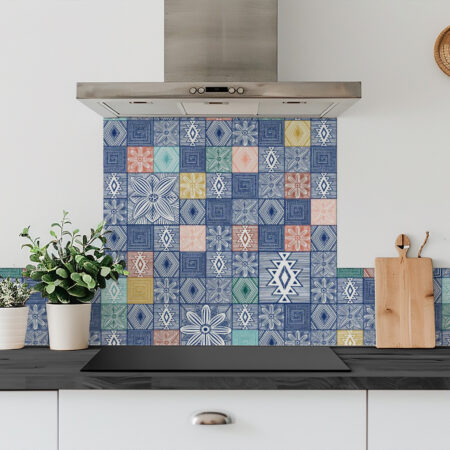 Apportez une touche d'élégance et de charme méditerranéen à votre intérieur avec notre Crédence décorative carreaux portugais. Facile et rapide à installer.