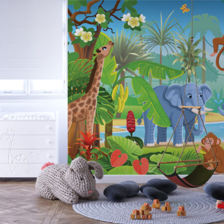 Papier peint jungle enfant ludique, coloré et plein de vie. Décor mural sur mesure, cadrage personnalisable et fabrication française.